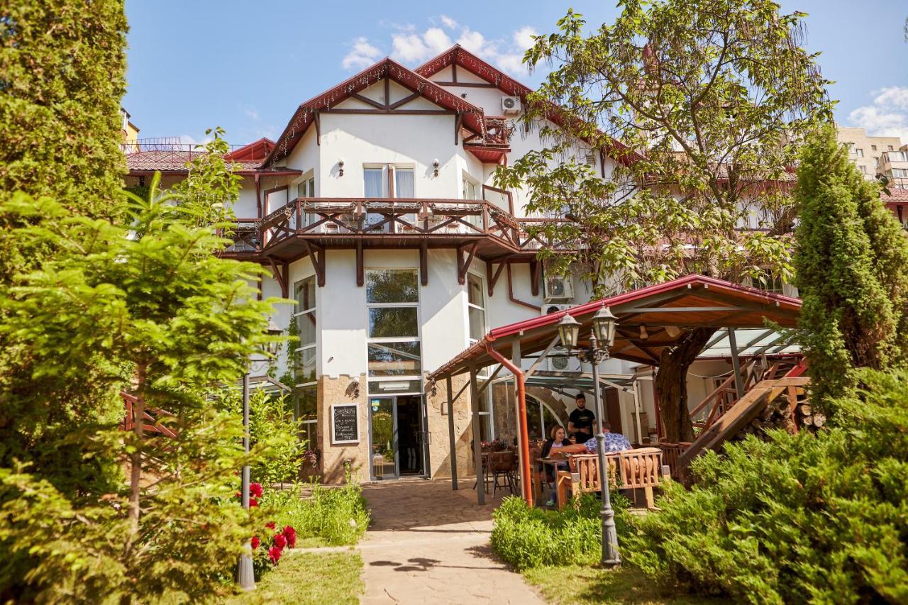 Zdybanka Hotel Szumi Kültér fotó