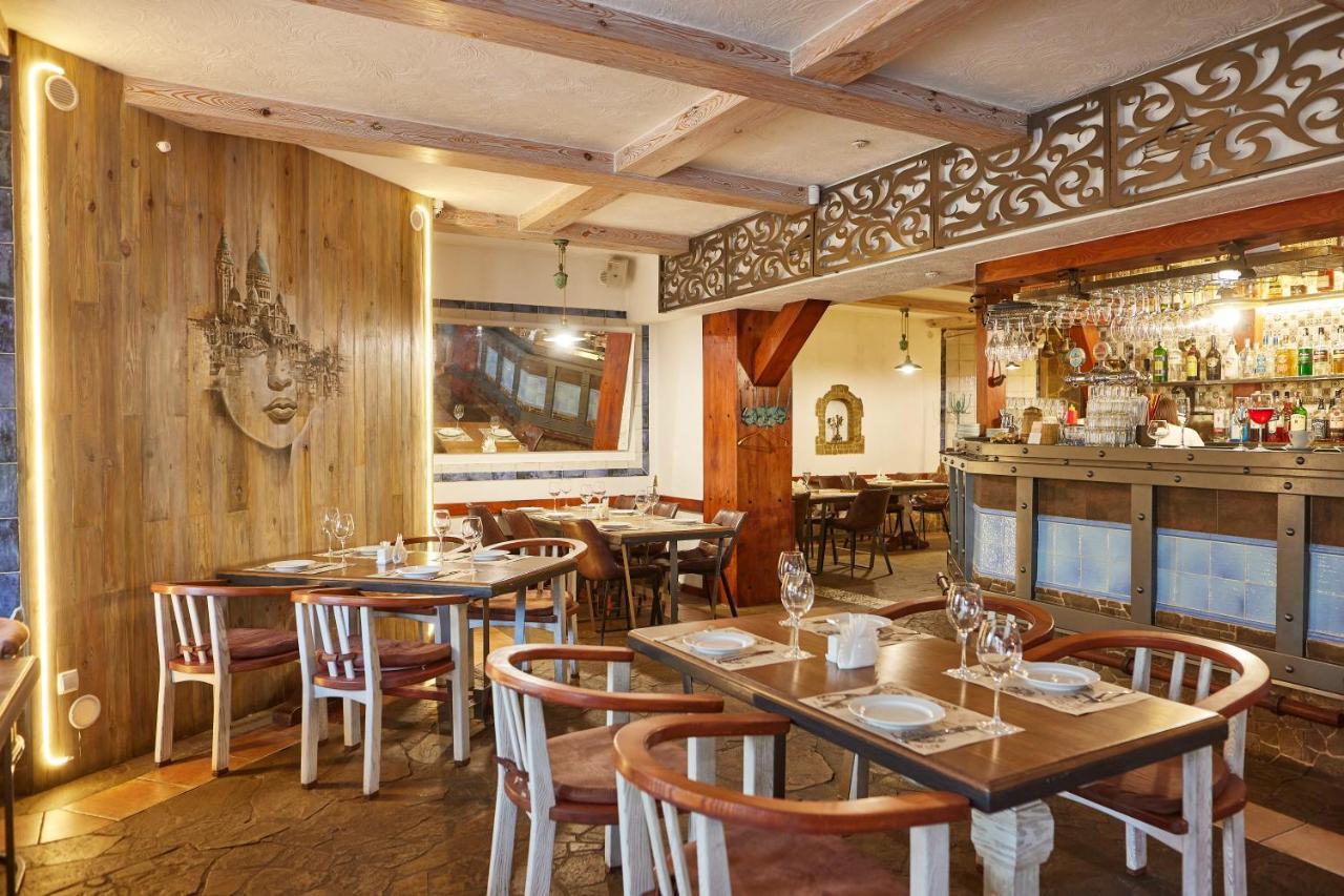 Zdybanka Hotel Szumi Kültér fotó