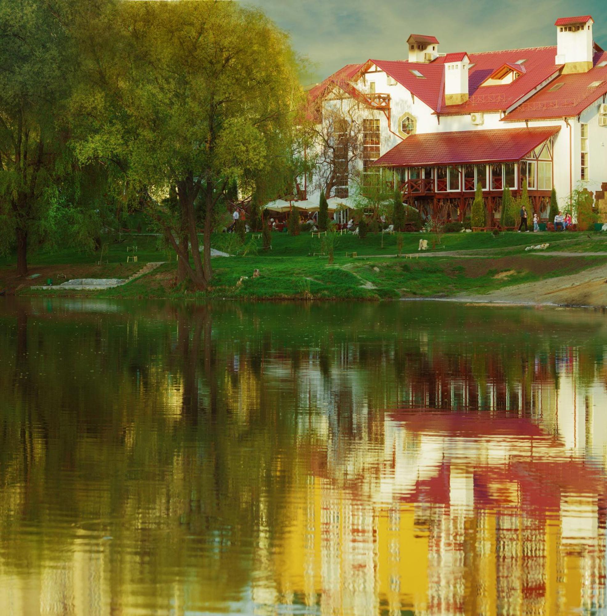 Zdybanka Hotel Szumi Kültér fotó