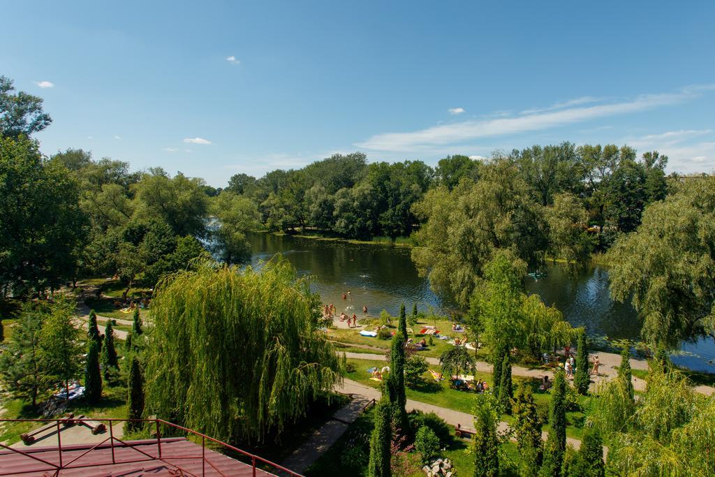 Zdybanka Hotel Szumi Kültér fotó
